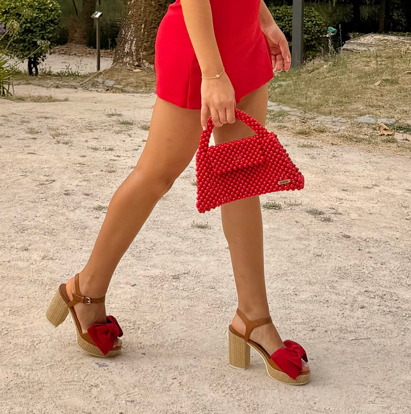 MOLLY BOWANA Nº15